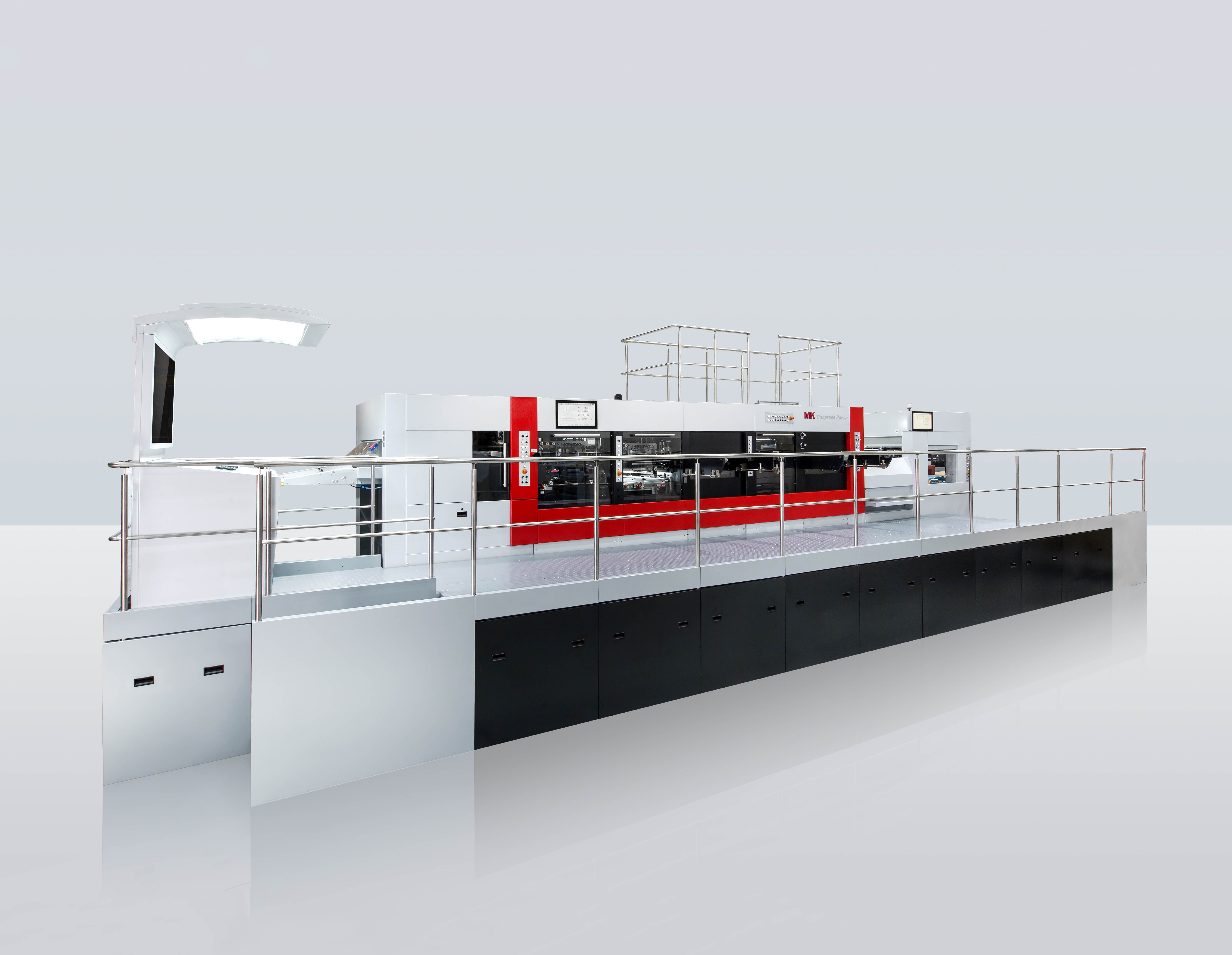 Doupress power106FCSB
技術(shù)描述：高速雙機(jī)組設(shè)計(jì)技術(shù)
雙機(jī)組專利技術(shù)，實(shí)現(xiàn)一次走紙完成：燙金+壓凸+模切+清廢+成品收集以及自動(dòng)出料工作，實(shí)現(xiàn)六效合一。根據(jù)產(chǎn)品工藝要求靈活組合，以7000張/小時(shí)的工作速度，效率提高3-4倍。